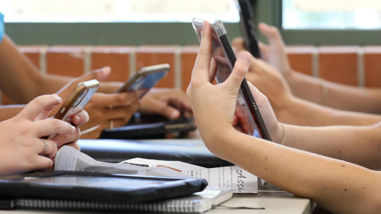 Chicago Sun Times: Illinois’ proposed school cellphone ban doesn’t go far enough